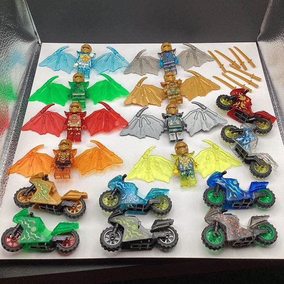 Ninjago minifigures and motorcycles 8 minifigs/bikes LOT - Picture 1 of 5